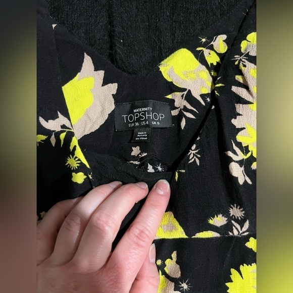 TopShop Maternity Spaghetti Strap Floral Blouse Size 4 - Picture 2 of 3